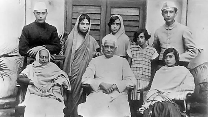 Nehru Report Published