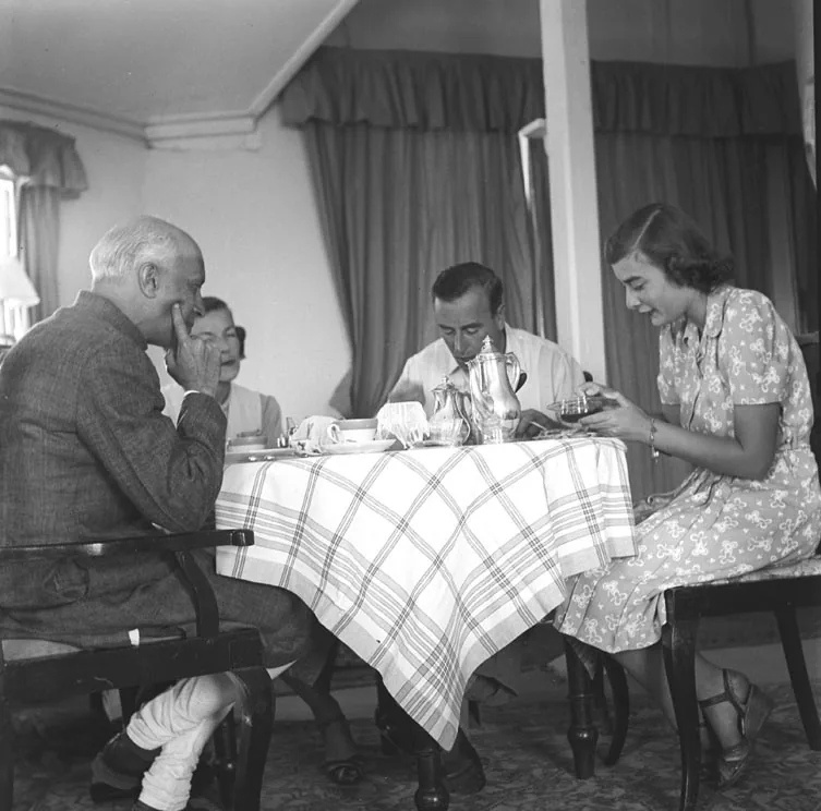 Himachal Pradesh is formed: Photograph of Nehru and Lord and Lady Mountbatten at Viceregal Lodge in Simla during May 1948. Associated with the year and capital of newly formed Himachal Pradesh; does not depict the state's 1948 formal establishment.