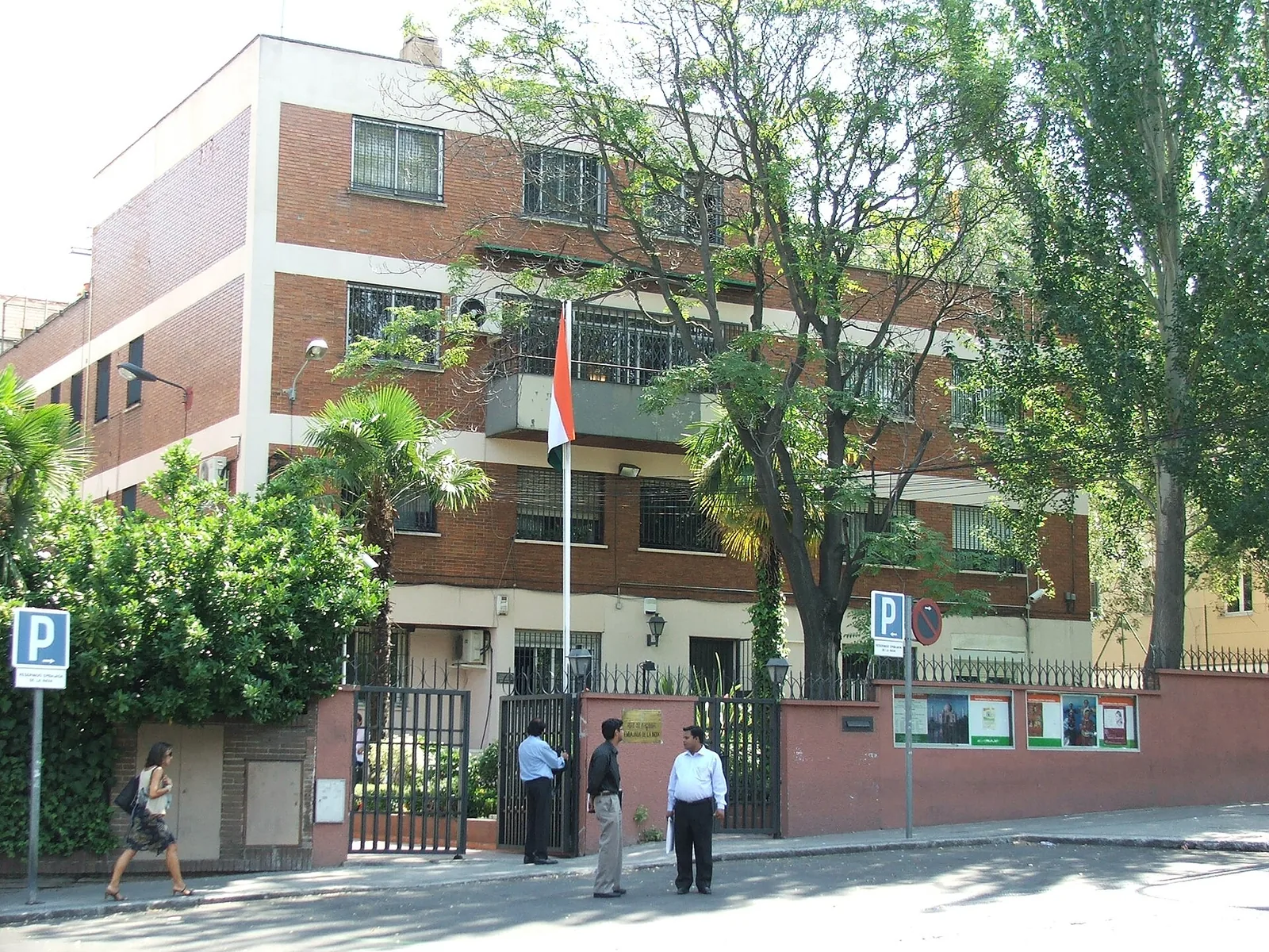 India announces the institution of diplomatic relations with Spain (still under Franco's rule): 2007 photograph of the Indian Embassy in Madrid, which represents later India–Spain bilateral diplomacy; not a photograph of their formal establishment of diplomatic relations in 1956.