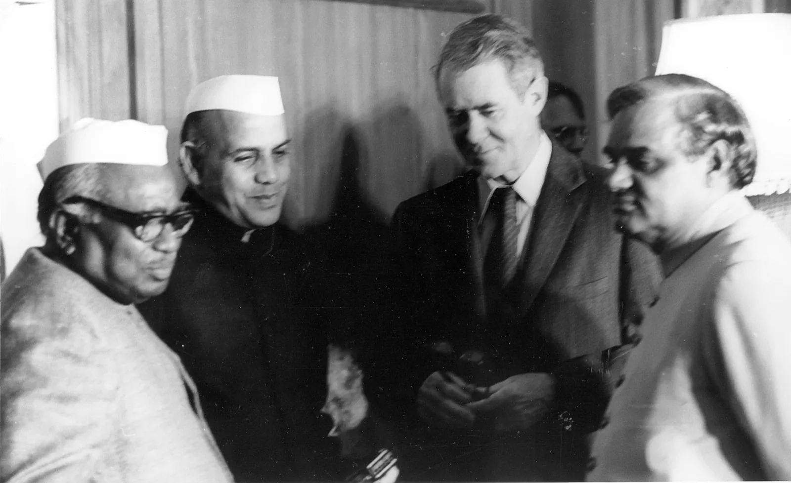 Death of Jagjivan Ram: Jagjivan Ram pictured during a 2 January 1978 diplomatic meeting with US President Jimmy Carter; it does not depict Jagjivan Ram's death in 1986.