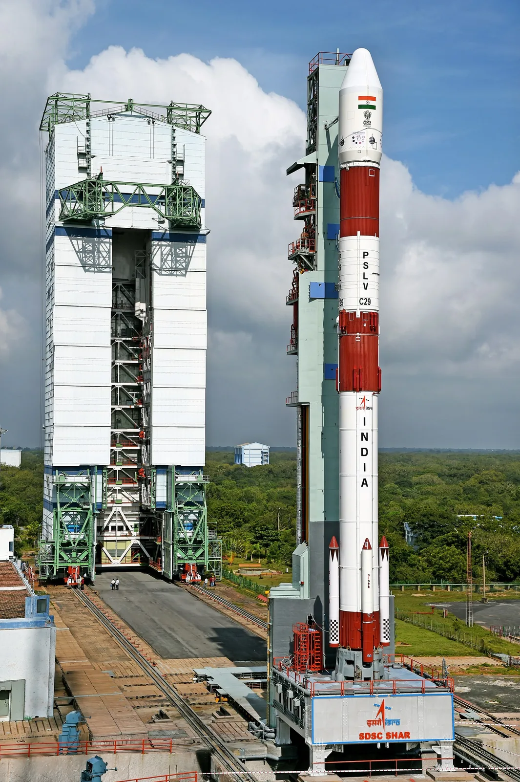 IRS-1E launched: ISRO photo of a later, 2015 PSLV-C29 Core Alone configuration at Sriharikota, showing the rocket family and launch site. The failed 1993 PSLV-D1 carrying IRS-1E used a different configuration; not that mission.