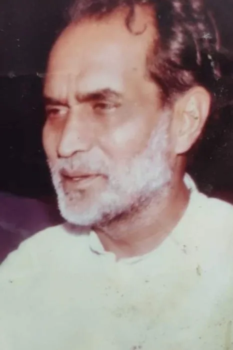 Chandra Shekhar becomes Prime Minister of India: Chandra Shekhar photographed in March 1991 while serving as Indian Prime Minister; he began that term in November 1990. Not the swearing-in photograph.
