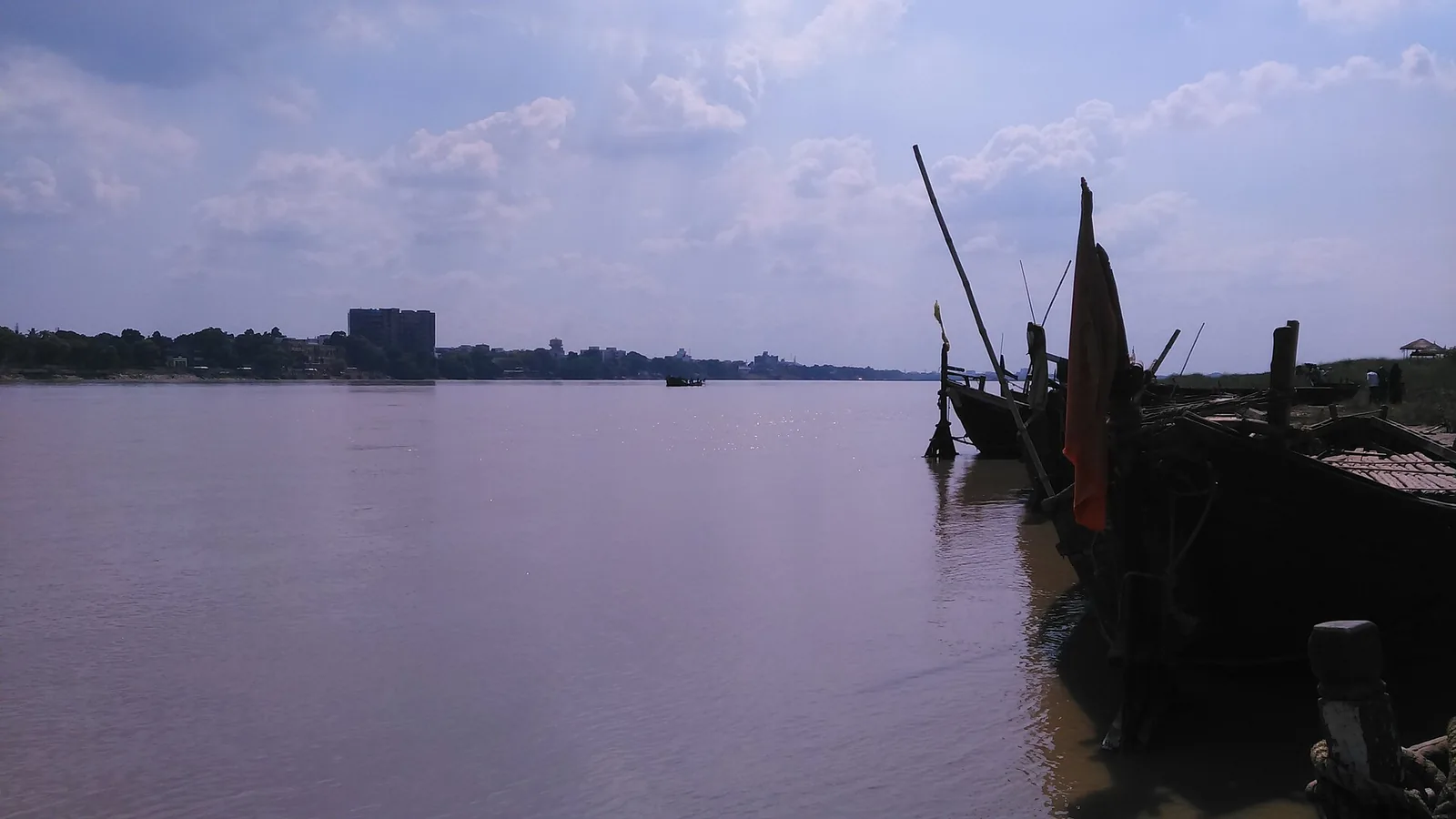 Boat Capsizes on the Ganga in Vaishali, Bihar: 2015 photograph of the Ganga at Patna, Bihar, used as river-context for the October 2026 accident in Vaishali district; not a photograph of the boat, victims, or accident location.