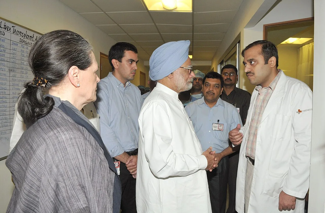 Official PIB photograph of V. C. Shukla recovering after the May 2013 Jhiram Ghati attack; this ARCHIVAL 2013 image is case background, NOT a photo of the 5 September 2026 court hearing.